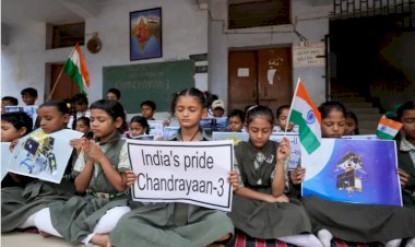 Global Applause for India's Historic Moon Landing: Chandrayaan-3's Triumph