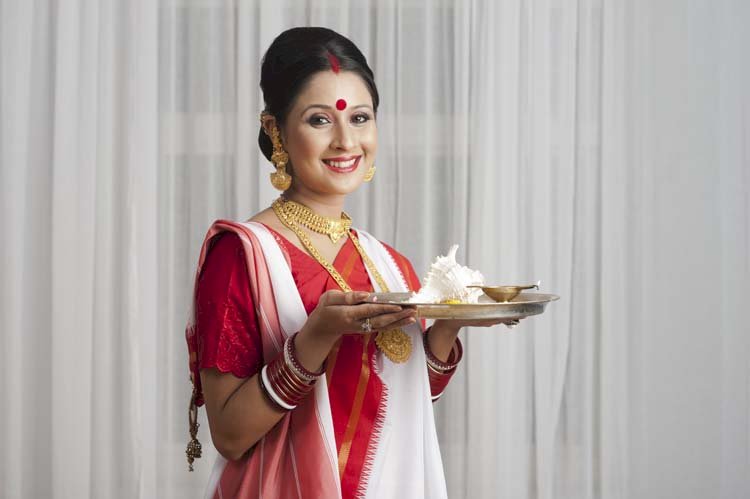 Hindu woman with sindoor and bindi